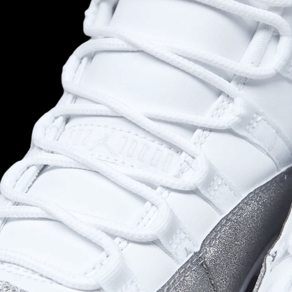 Air Jordan 11 Retro Vast Grey White Metallic Silver Women’s 7.5 NWT - Picture 7 of 16